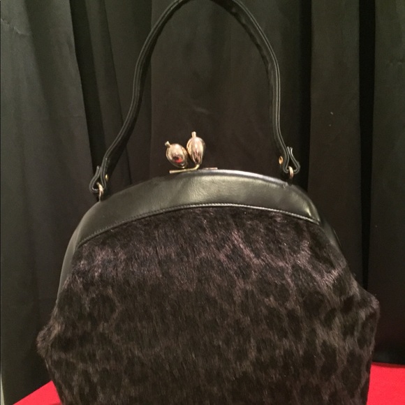 Beautiful vintage charcoal faux leopard fur purse - Picture 3 of 5